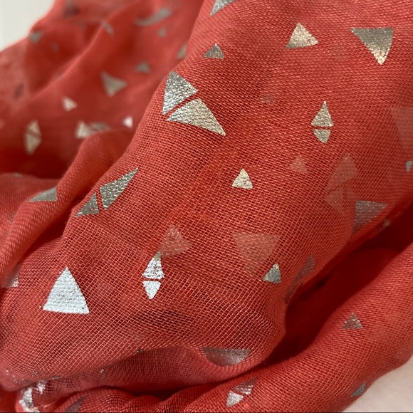 Patterned Infinity Scarf - Picture 3 of 3